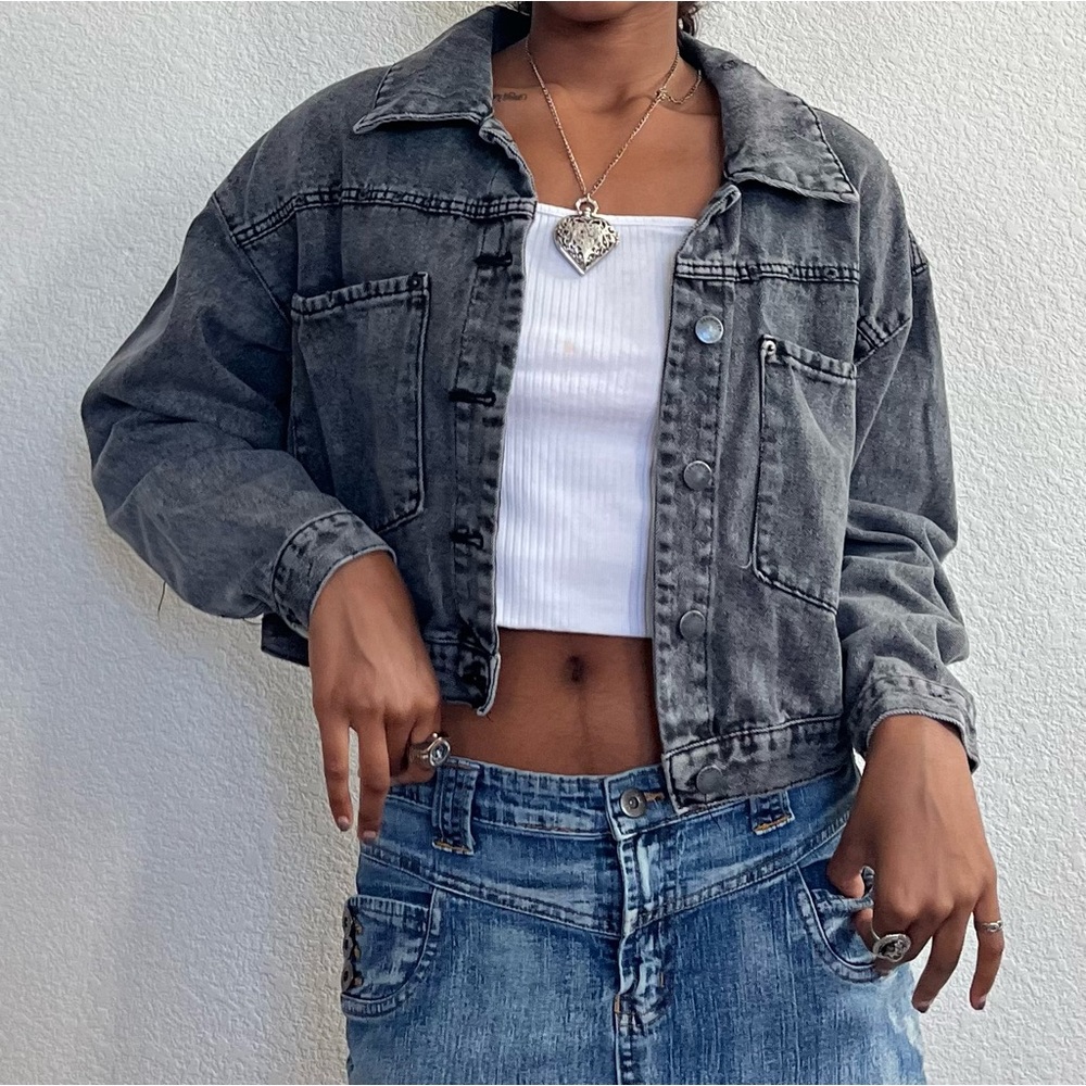 🐨 black denim jacket with front pockets from Ashley-Vintage Charm